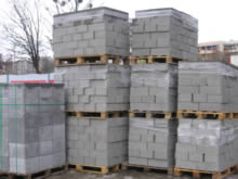 Hurtownia budowlana Cebj-Manex Wroc�aw poleca betonowe bloczki fundamentowe
